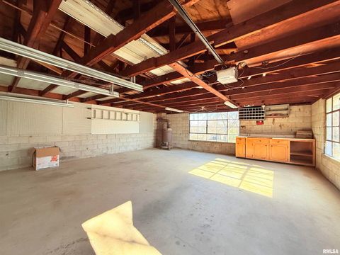 Tiny photo for 1708 Yew Street, Harrisburg, IL 62946 (MLS # EB460724)