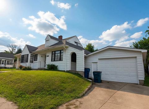 Tiny photo for 609 Dubois Street, Lawrenceville, IL 62439 (MLS # 12672789)