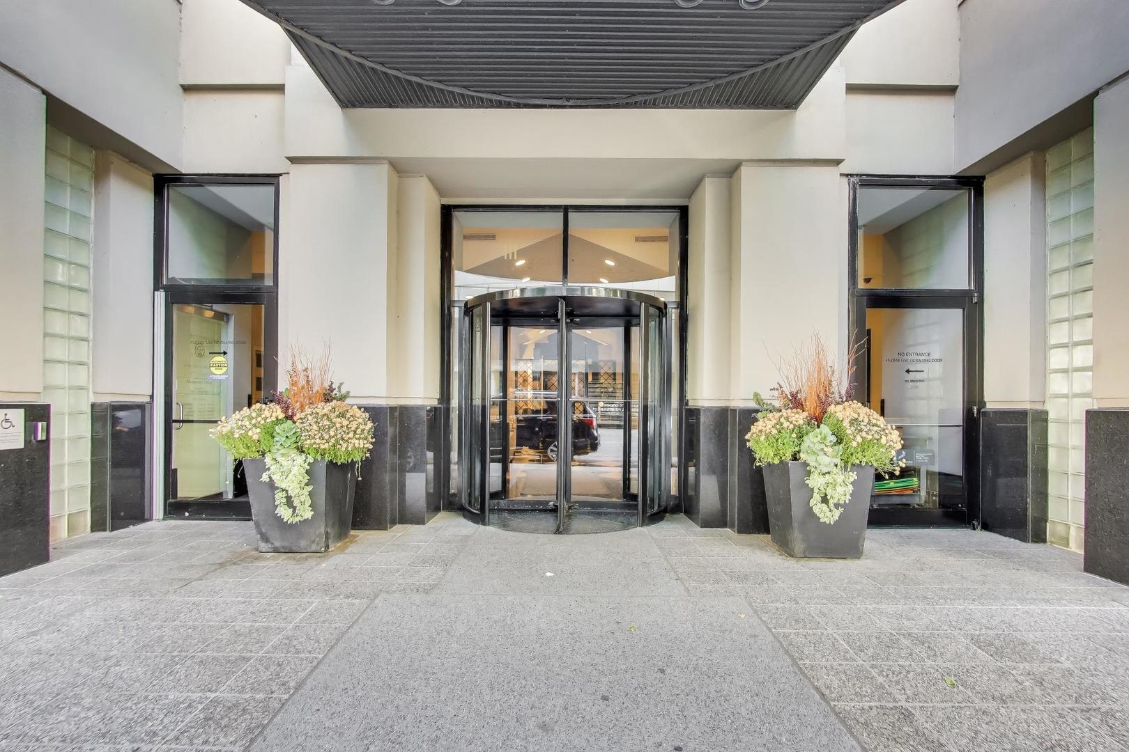 111 W MAPLE Street 1503