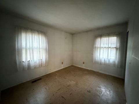 Tiny photo for 141 S Oakdale Avenue, Kankakee, IL 60901 (MLS # 12637713)