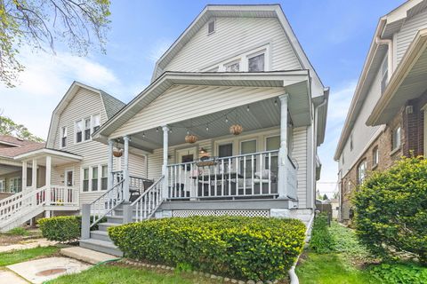 Photo of 4915 W WINNEMAC Avenue, Chicago, IL 60630 (MLS # 12650518)