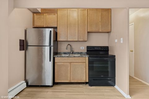 Tiny photo for 6300 N Sheridan Road #216, Chicago, IL 60660 (MLS # 12396032)