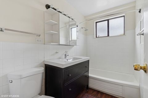 Tiny photo for 6300 N Sheridan Road #216, Chicago, IL 60660 (MLS # 12396032)