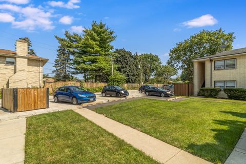 Tiny photo for 1241 La Grange Road #2R, La Grange Park, IL 60526 (MLS # 12529714)