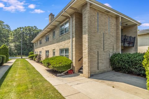 Tiny photo for 1241 La Grange Road #2R, La Grange Park, IL 60526 (MLS # 12529714)