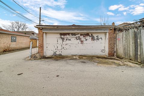 Tiny photo for 3143 N Kostner Avenue, Chicago, IL 60641 (MLS # 12610257)