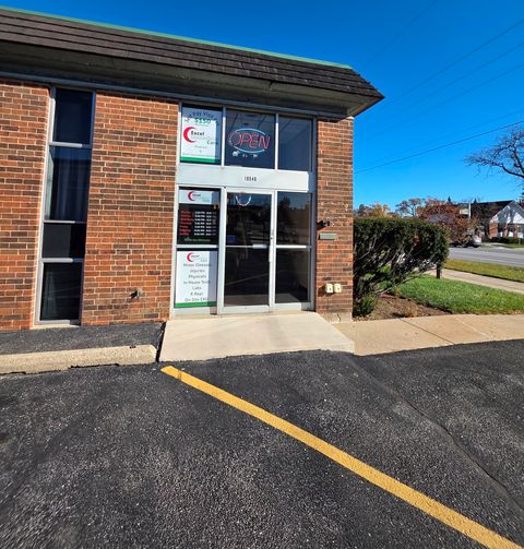 Photo of 10540 W Cermak Road, Westchester, IL 60154 (MLS # 12567671)