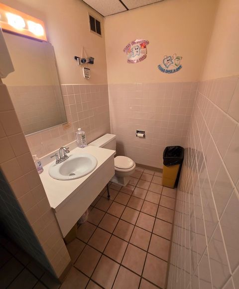 Tiny photo for 10540 W Cermak Road, Westchester, IL 60154 (MLS # 12567671)