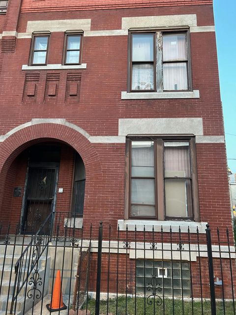 3633 S Calumet Avenue Chicago IL 60653