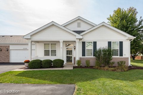 Photo of 16400 Crescent Lake Drive #16400, Crest Hill, IL 60403 (MLS # 12479471)