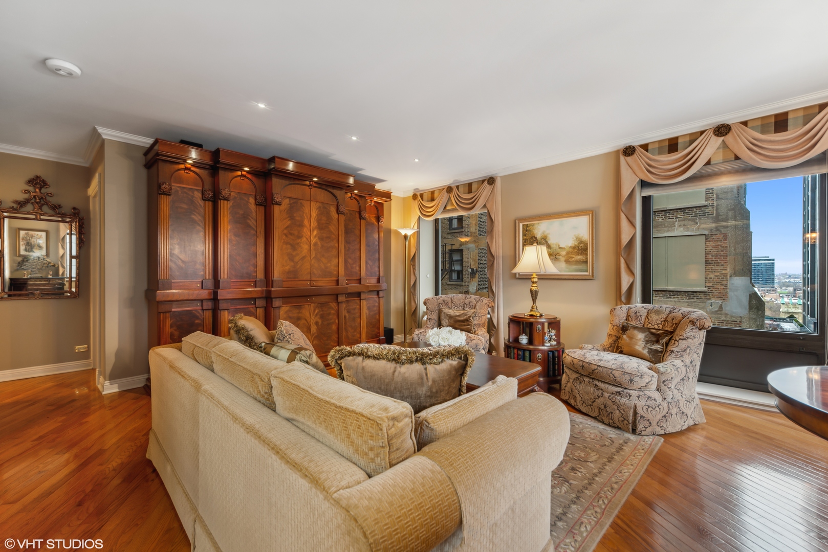 40 E Delaware Place 1304