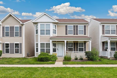 Photo of 1613 Victoria Park Circle, Aurora, IL 60504 (MLS # 12720639)