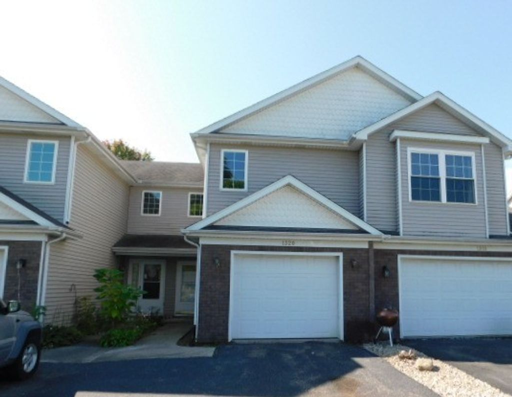 Photo for 1320 E Arnold Street #1320, Sandwich, IL 60548 (MLS # 12468140)