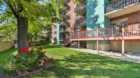 Tiny photo for 9355 Irving Park Road #522, Schiller Park, IL 60176 (MLS # 12493597)