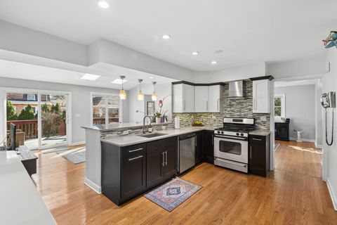 Tiny photo for 6831 N Kilpatrick Avenue, Lincolnwood, IL 60712 (MLS # 12575459)