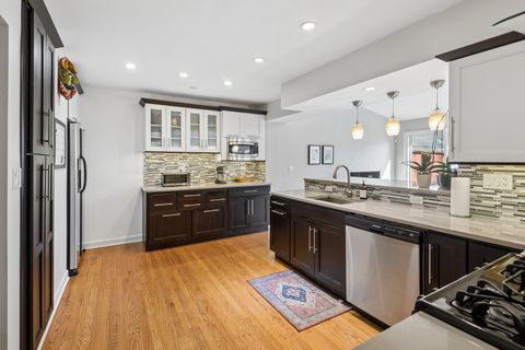 Tiny photo for 6831 N Kilpatrick Avenue, Lincolnwood, IL 60712 (MLS # 12575459)