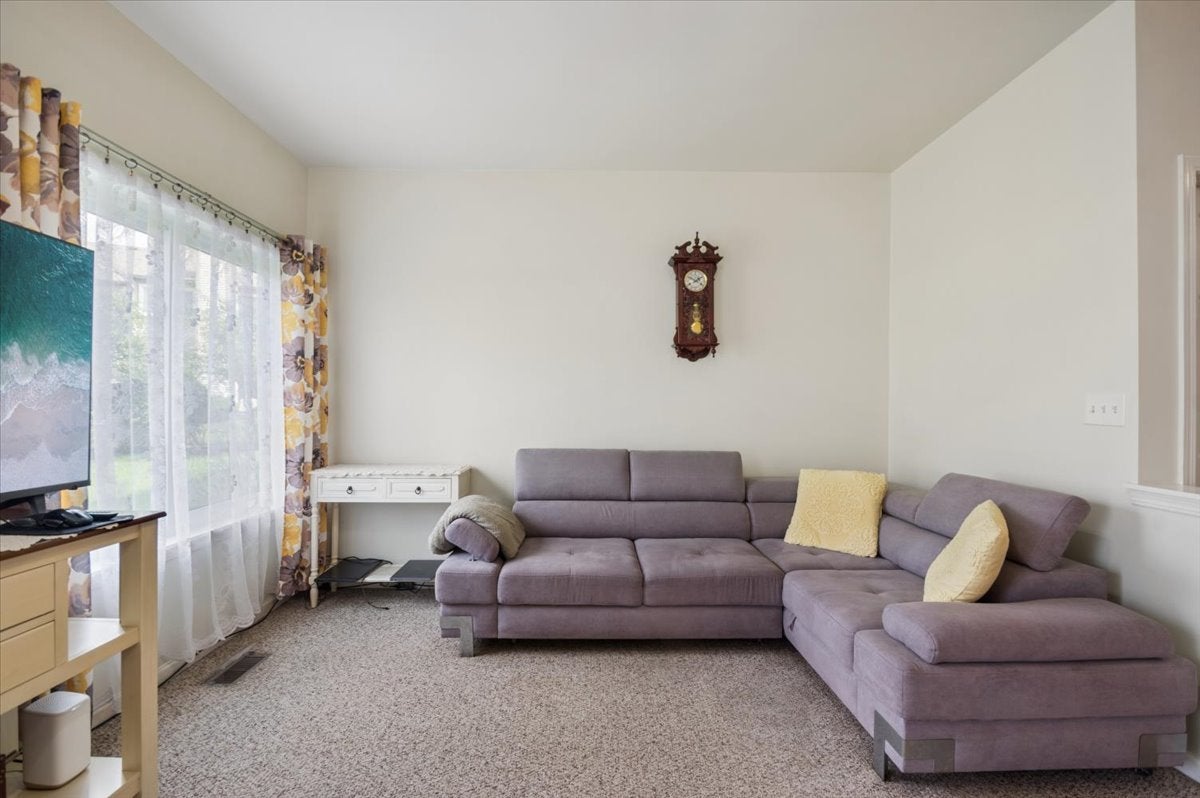 1041 PARKHILL Circle