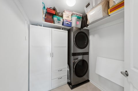 Tiny photo for 1999 Kingsley Circle, Northbrook, IL 60062 (MLS # 12669247)