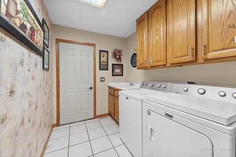 Tiny photo for 7203 Edgewood Court, Spring Grove, IL 60081 (MLS # 12501354)