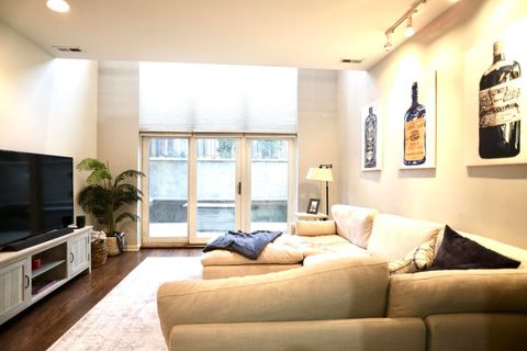 Tiny photo for 1509 N Artesian Avenue #1, Chicago, IL 60622 (MLS # 12604480)