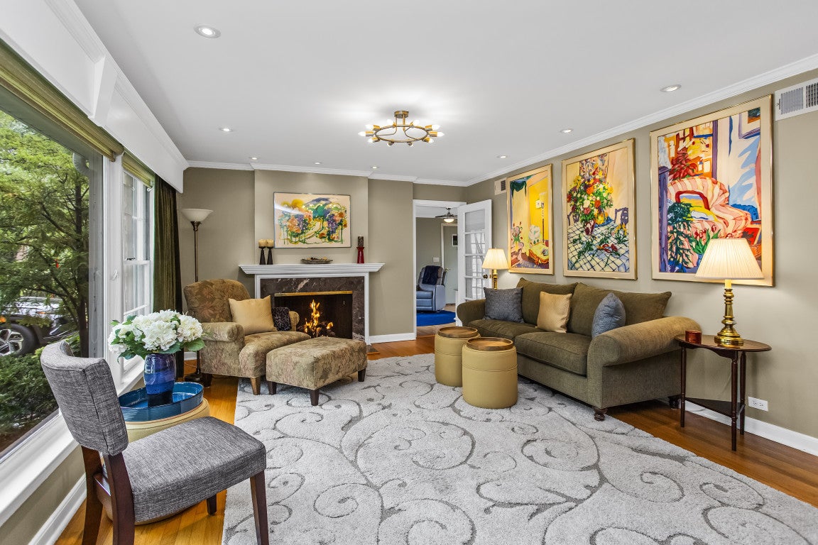 2761 Lincolnwood Drive
