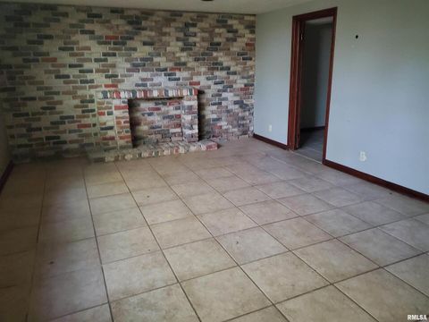 Tiny photo for 1637 HARRISON Drive, Clinton, IA 52732 (MLS # QC4268555)