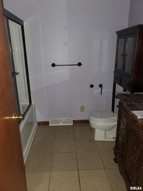 Tiny photo for 1637 HARRISON Drive, Clinton, IA 52732 (MLS # QC4268555)