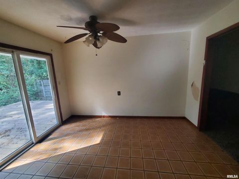 Tiny photo for 1637 HARRISON Drive, Clinton, IA 52732 (MLS # QC4268555)