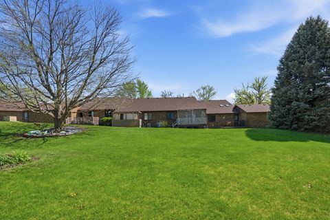 Tiny photo for 4706 Kynnelworth Drive #1, Bettendorf, IA 52722 (MLS # 12627374)