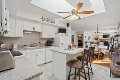 Tiny photo for 4706 Kynnelworth Drive #1, Bettendorf, IA 52722 (MLS # 12627374)