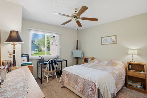 Tiny photo for 4706 Kynnelworth Drive #1, Bettendorf, IA 52722 (MLS # 12627374)