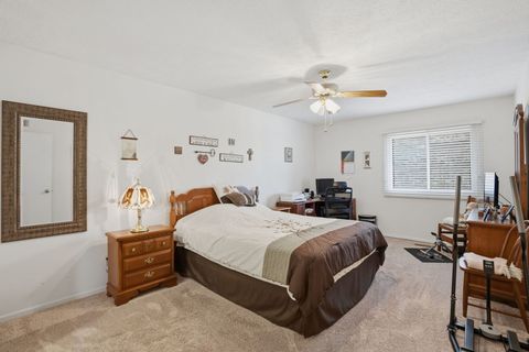 Tiny photo for 4706 Kynnelworth Drive #1, Bettendorf, IA 52722 (MLS # 12627374)