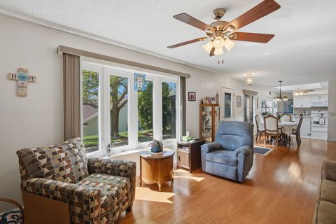 Tiny photo for 4706 Kynnelworth Drive #1, Bettendorf, IA 52722 (MLS # 12627374)
