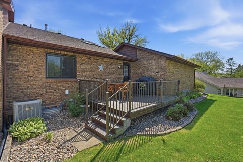 Tiny photo for 4706 Kynnelworth Drive #1, Bettendorf, IA 52722 (MLS # 12627374)