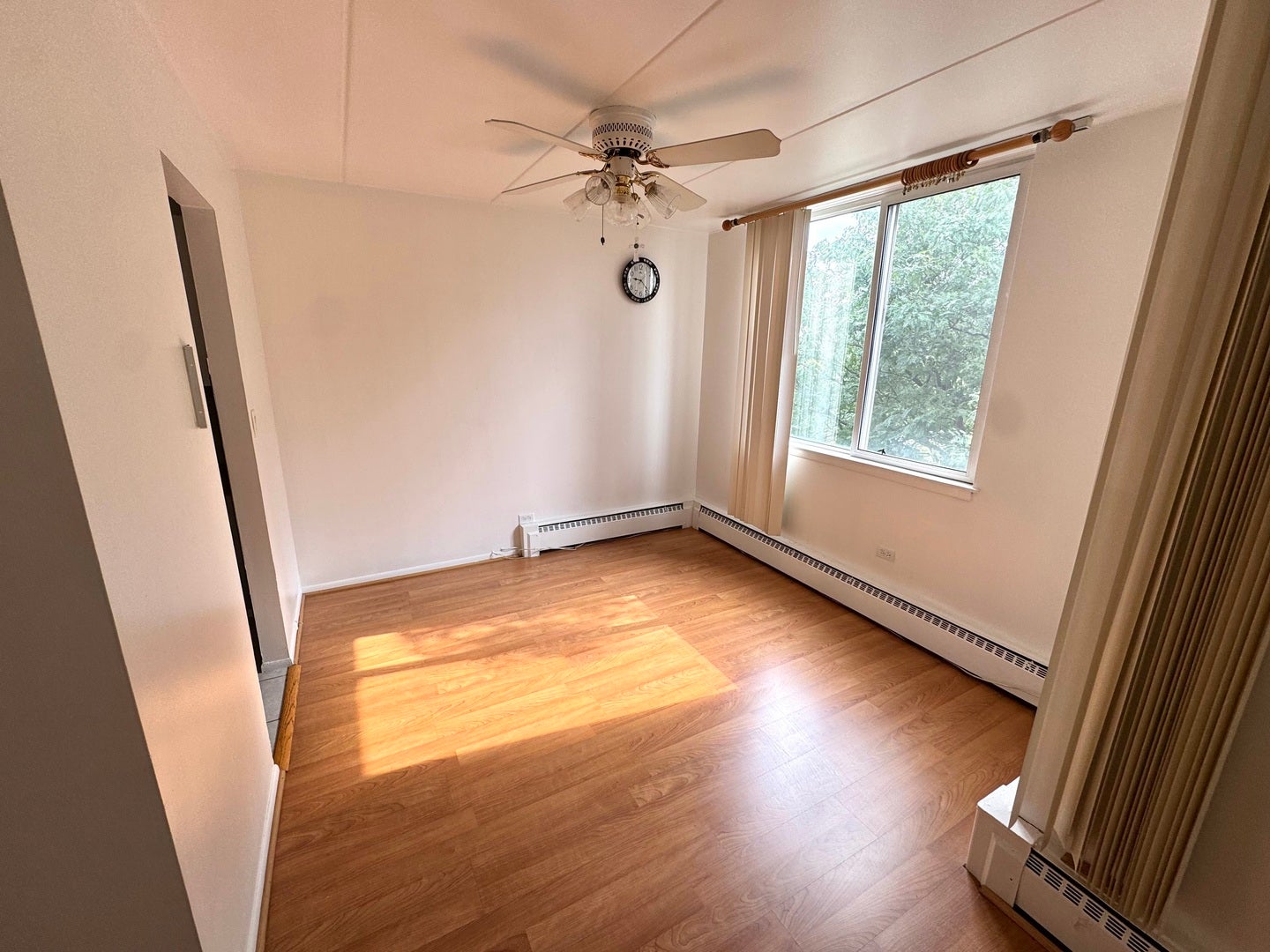 225 S Rohlwing Road 618