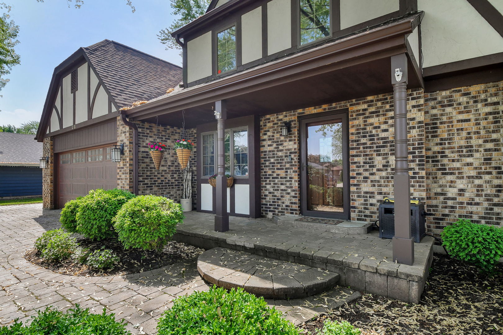 212 Leisure Street