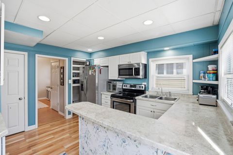 Tiny photo for 2707 Iowa Street, Davenport, IA 52803 (MLS # 12574684)