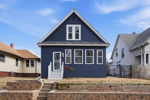 Photo of 2707 Iowa Street, Davenport, IA 52803 (MLS # 12574684)