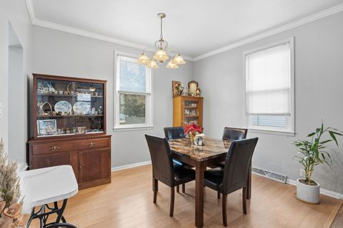 Tiny photo for 2707 Iowa Street, Davenport, IA 52803 (MLS # 12574684)