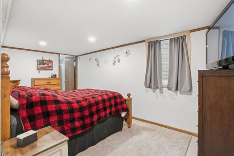 Tiny photo for 2707 Iowa Street, Davenport, IA 52803 (MLS # 12574684)