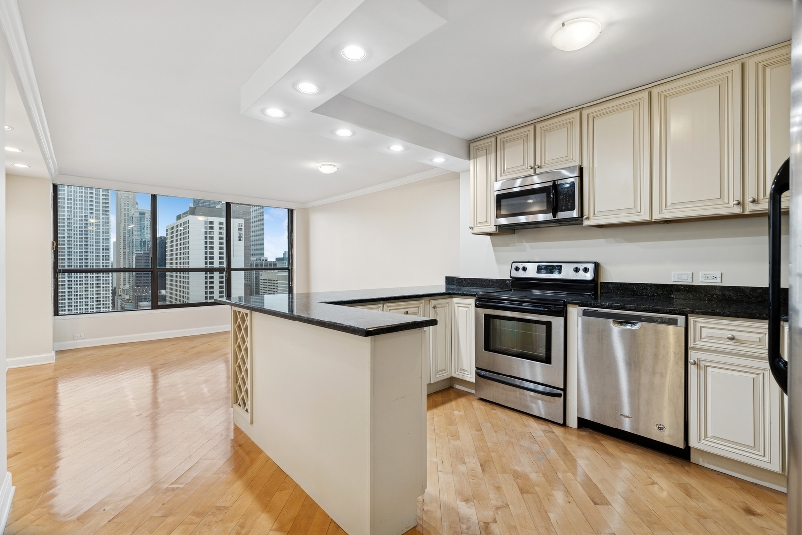 405 N WABASH Avenue 3412