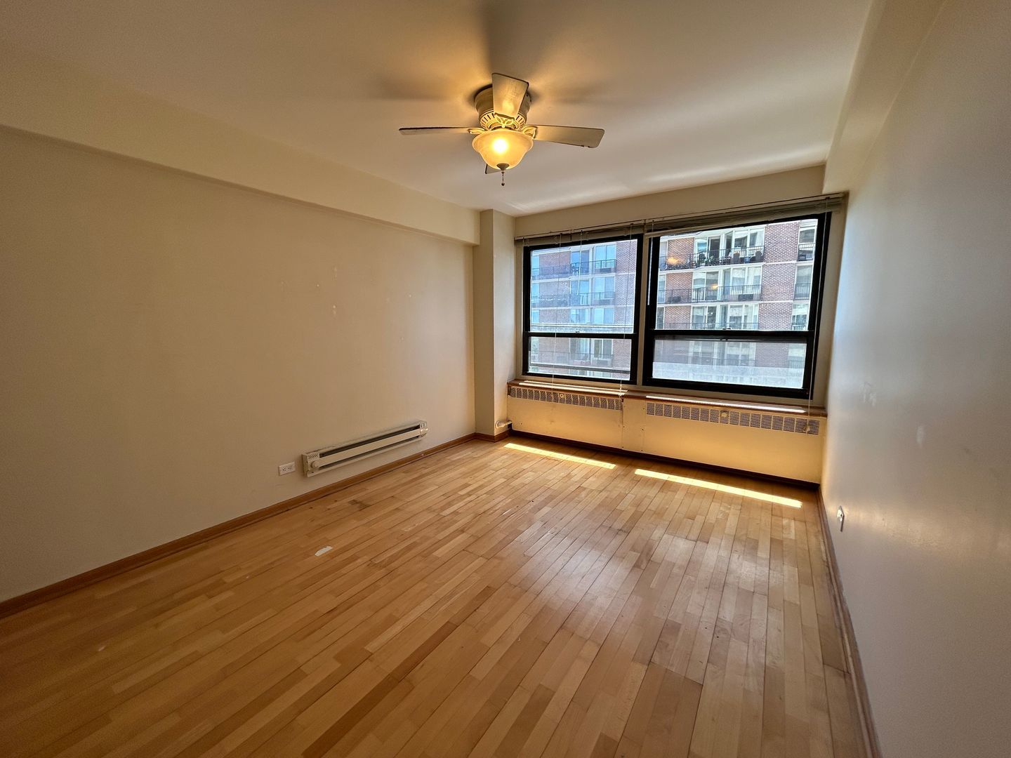 4180 N Marine Drive 1004
