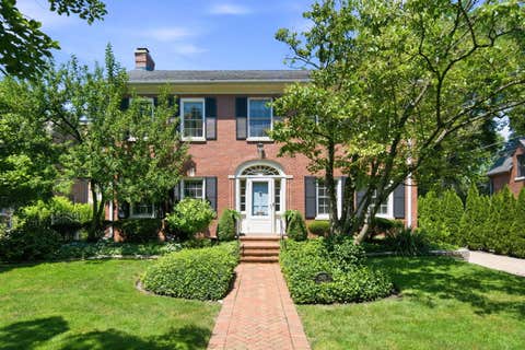 Photo of 2915 Grant Street, Evanston, IL 60201 (MLS # 12703835)