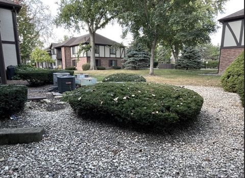 Tiny photo for 8216 Mulberry Court #8B, Palos Hills, IL 60465 (MLS # 12495065)