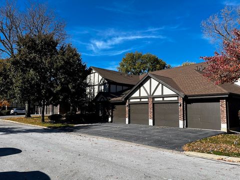 Photo of 8216 Mulberry Court #8B, Palos Hills, IL 60465 (MLS # 12495065)