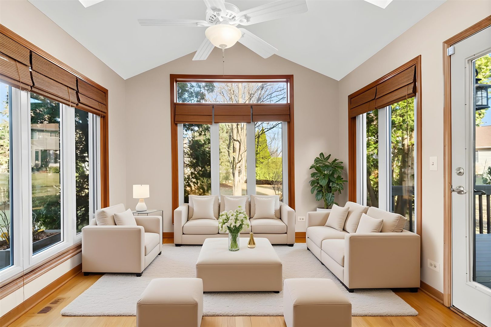 1007 Hollingswood Court