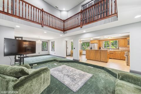 Tiny photo for 6001 Wolf Road, La Grange Highlands, IL 60525 (MLS # 12420078)