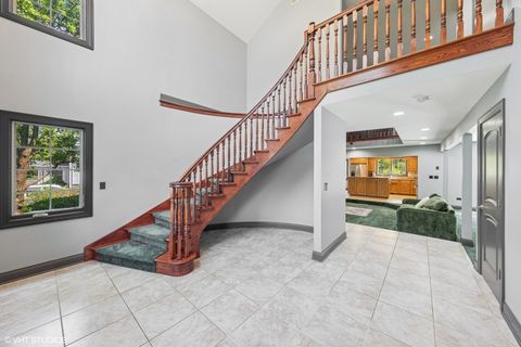 Tiny photo for 6001 Wolf Road, La Grange Highlands, IL 60525 (MLS # 12420078)