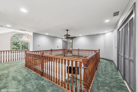 Tiny photo for 6001 Wolf Road, La Grange Highlands, IL 60525 (MLS # 12420078)