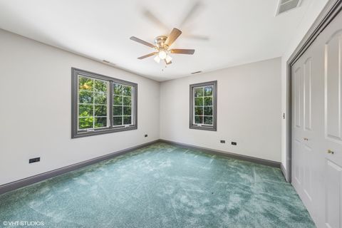 Tiny photo for 6001 Wolf Road, La Grange Highlands, IL 60525 (MLS # 12420078)